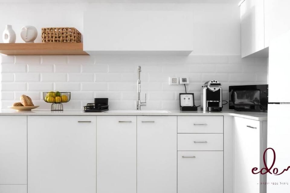 Coffee/tea facilities, Kitchen or kitchenette, minibar