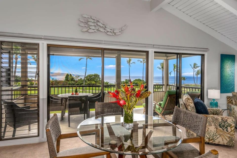 Luxurious Wailea Ocean Vistas Apartment in Wailea