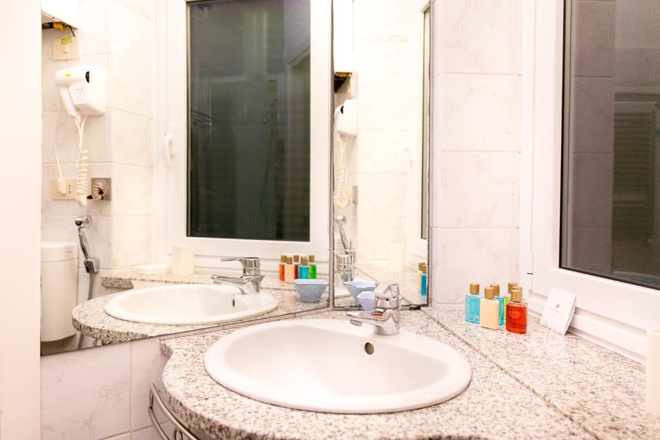The Vernazza Main Plaza - Rooms & Suites Bed and Breakfast in Vernazza