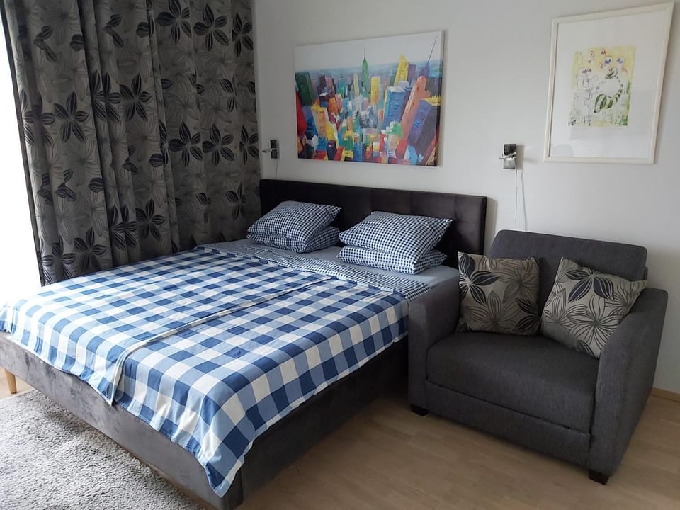 Bed, Photo of the whole room