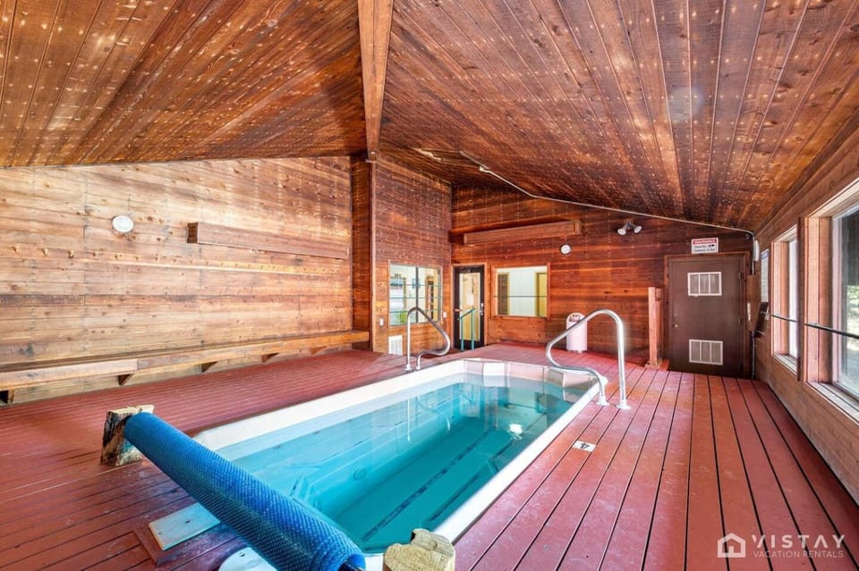 Giant Steps #43 W Hot Tub, Sauna, And Game Room! House in Brian Head