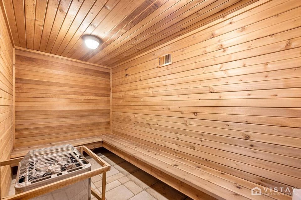 Giant Steps #43 W Hot Tub, Sauna, And Game Room! House in Brian Head