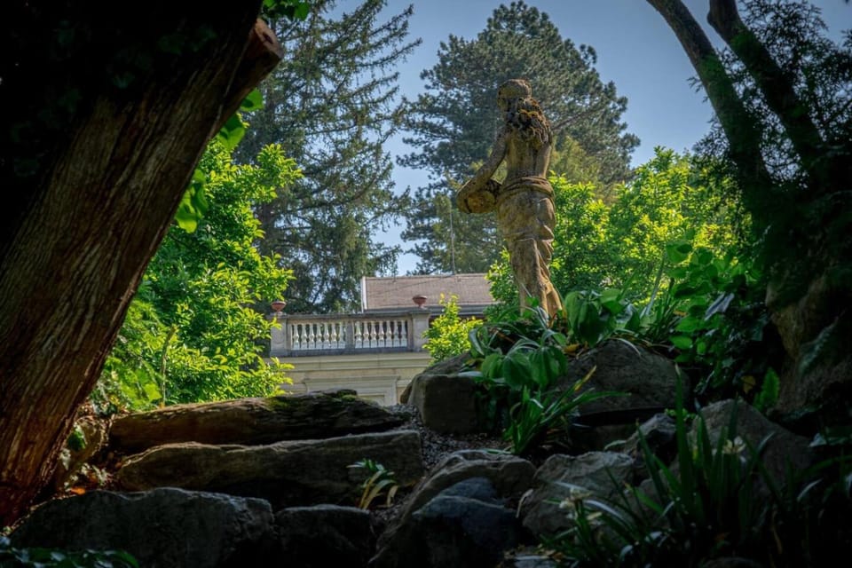 Nearby landmark, Spring, Day, Natural landscape