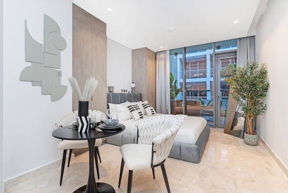 Trendy Studio! Walk to Burj Khalifasleeps 3! Apartment in Dubai