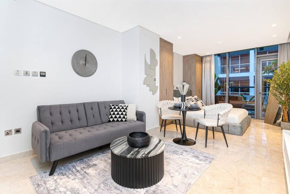 Trendy Studio! Walk to Burj Khalifasleeps 3! Apartment in Dubai
