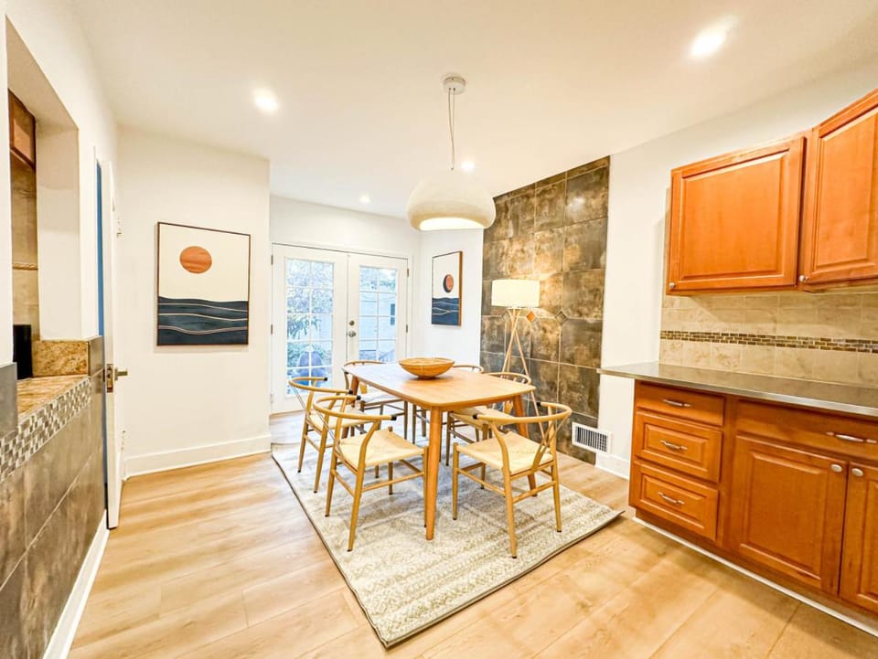 Beverly Hills-Neighboring 2-BR Home - DOH1 House in Westwood