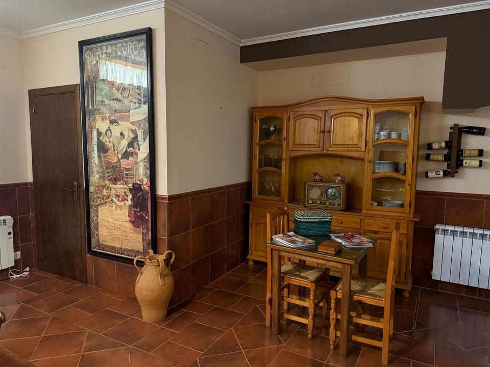 Bathroom, TV and multimedia