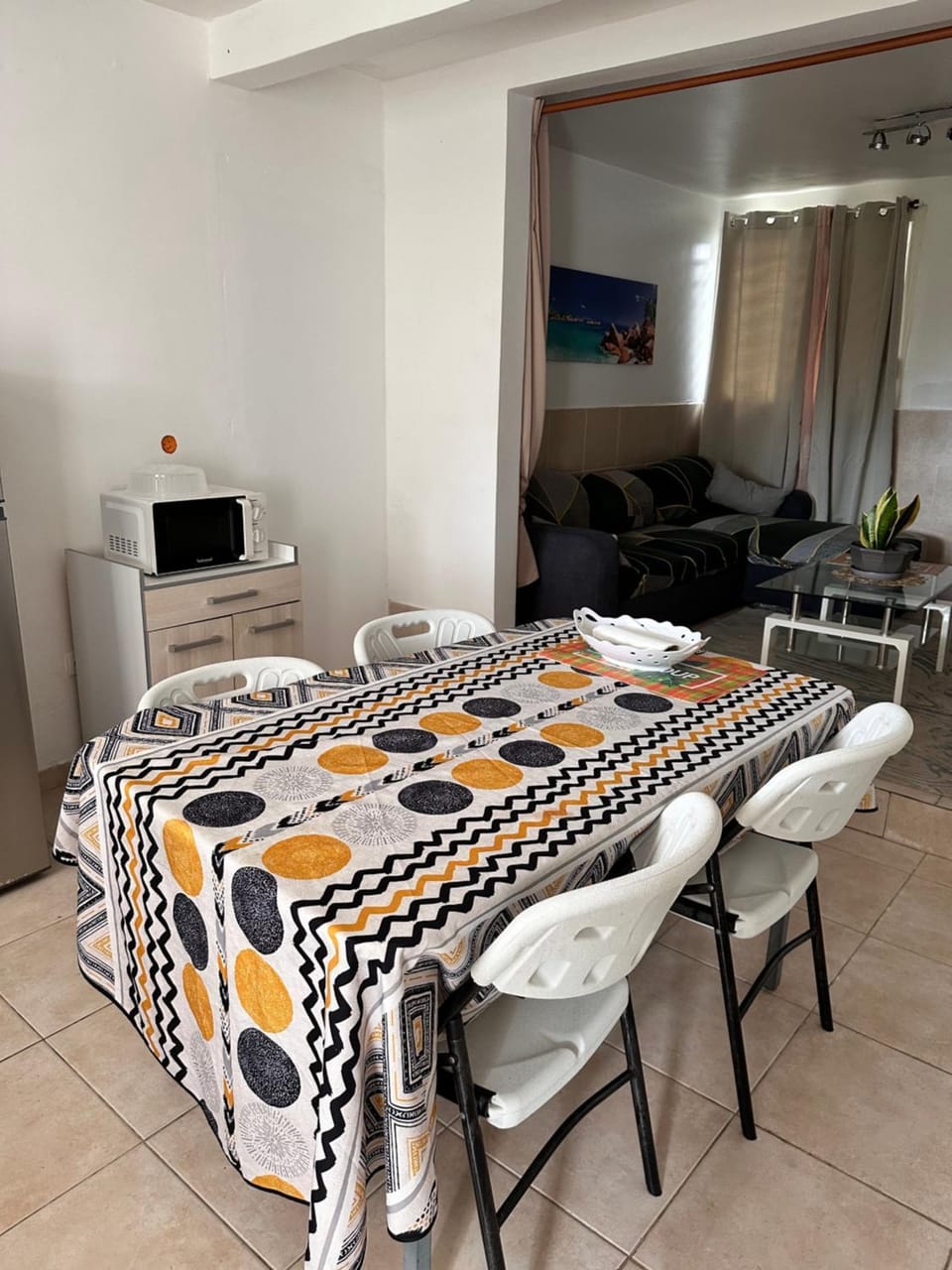 Dining area, Food