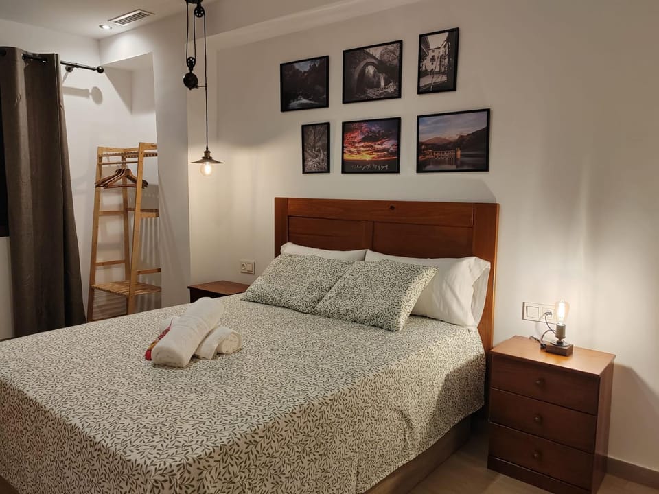 Bed, Bedroom