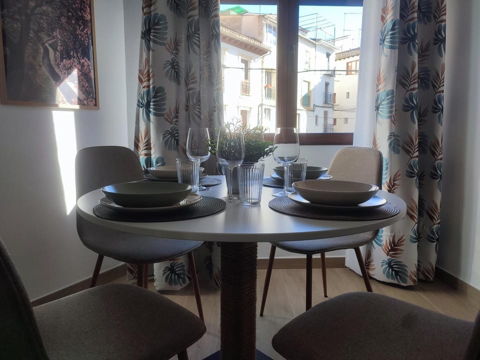 Seating area, Dining area