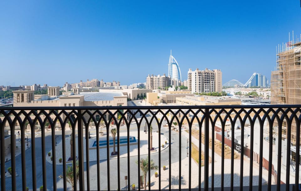 Property building, View (from property/room), Balcony/Terrace, City view