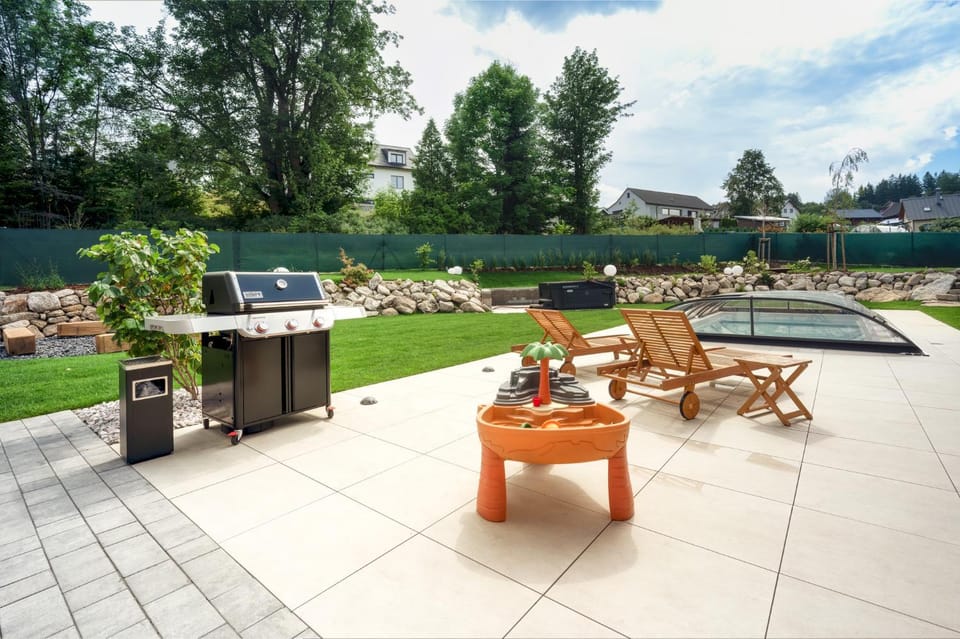 Patio, Spring, Day, Natural landscape, BBQ facilities, Garden, Garden view, Pool view, Swimming pool, sunbed