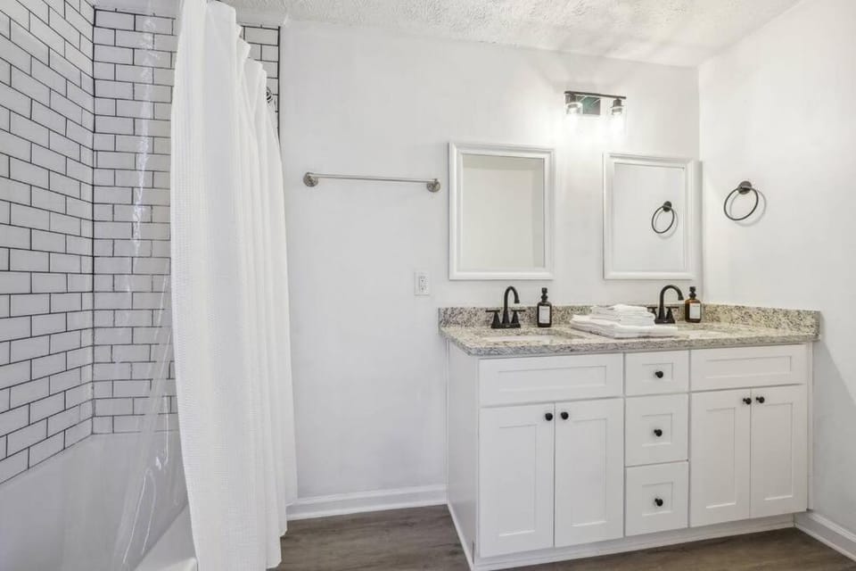 Cozy Kennesaw Apartment Close to KSU with EV Plug In Apartment in Allatoona Lake