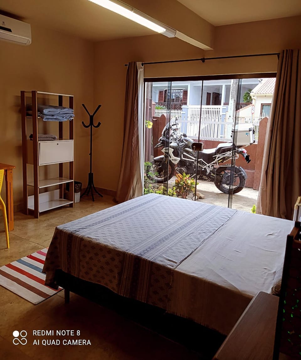 Bed, Bedroom, Parking