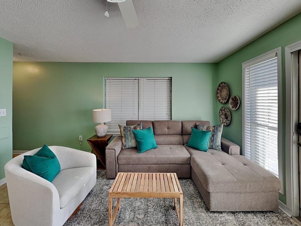 Living room, Seating area, furniture