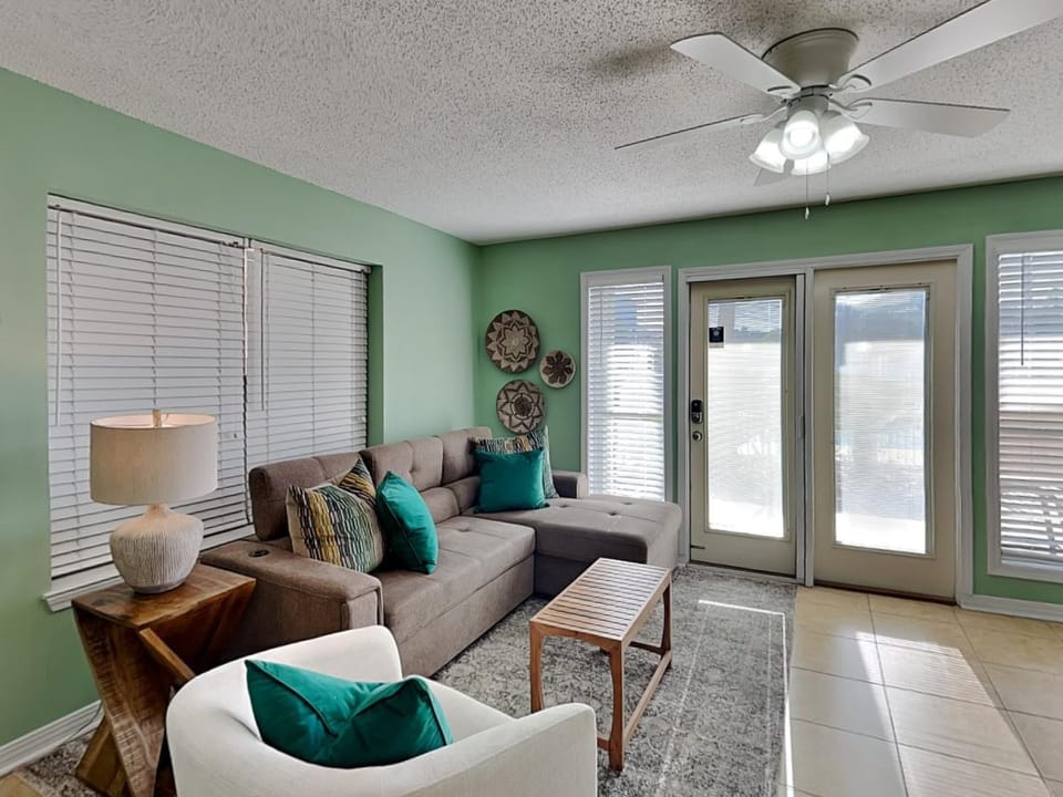 Living room, Seating area, furniture