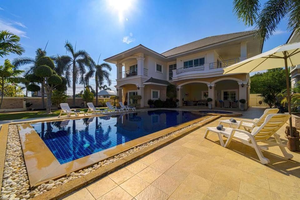 Luxurious 5-Bedroom Private Pool Villa! PV5 Villa in Hua Hin District