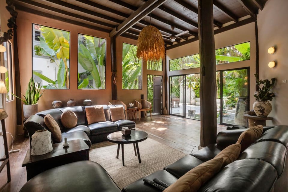 Living room, Seating area