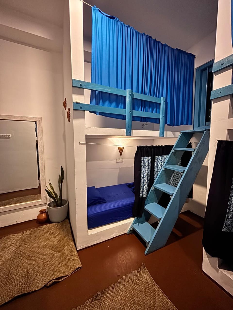 Bed, Photo of the whole room, bunk bed