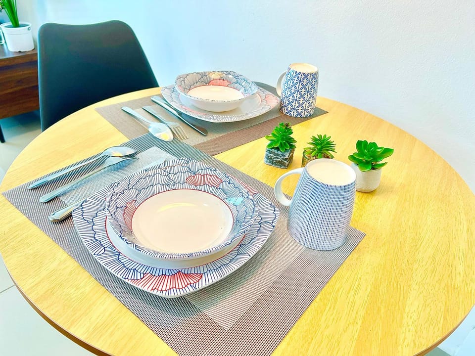 K 1-5Pax Trefoil Cozy Home Setia Alam TV Wifi SCCC Apartment in Selangor, Malaysia