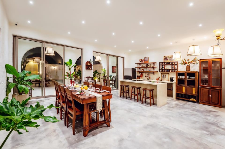 Kitchen or kitchenette, Living room, Seating area, Dining area, minibar
