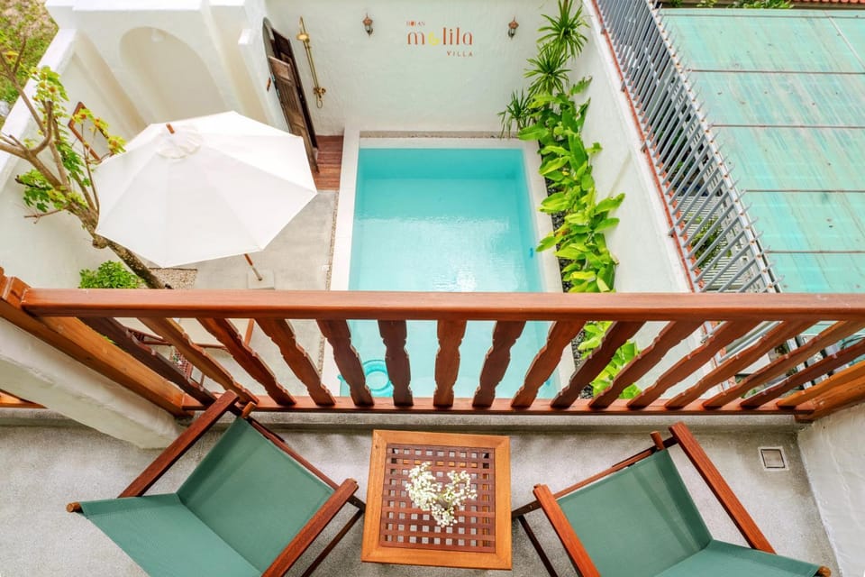 Day, View (from property/room), Balcony/Terrace, Seating area, Pool view, Swimming pool, Swimming pool