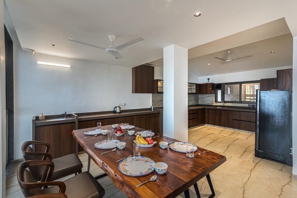 Kitchen or kitchenette, Food and drinks, Dining area, Food, Drinks, minibar