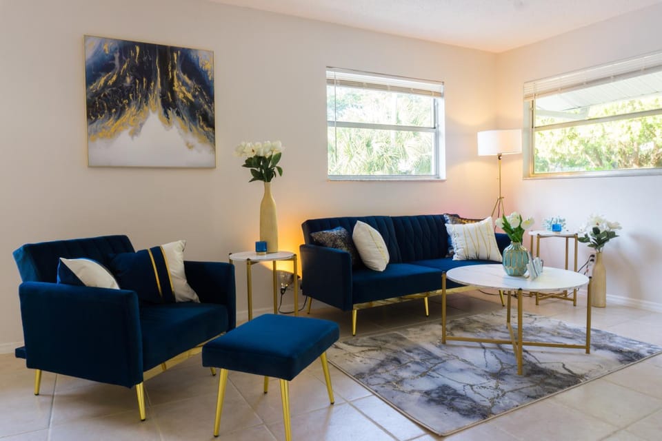 Sparkling Oasis near Downtown ST Pete/Beach Apartment in St Petersburg