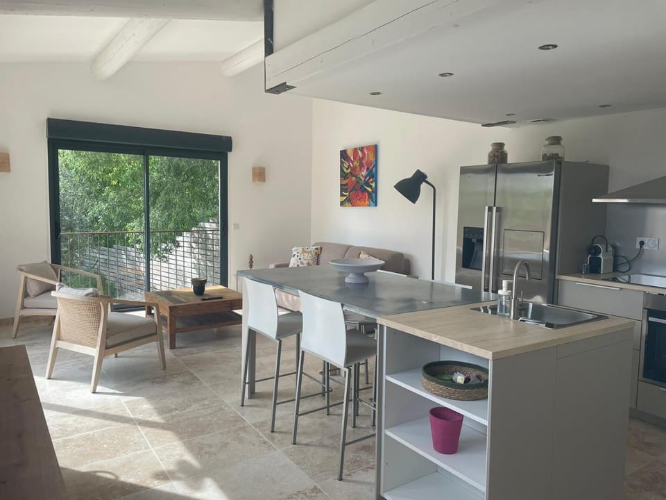 Kitchen or kitchenette, Living room, Dining area