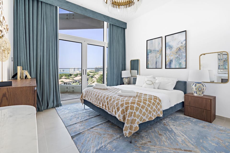 VayK - Luxurious 2BD Apartment on the Palm with Private Beach Access Apartment in Dubai