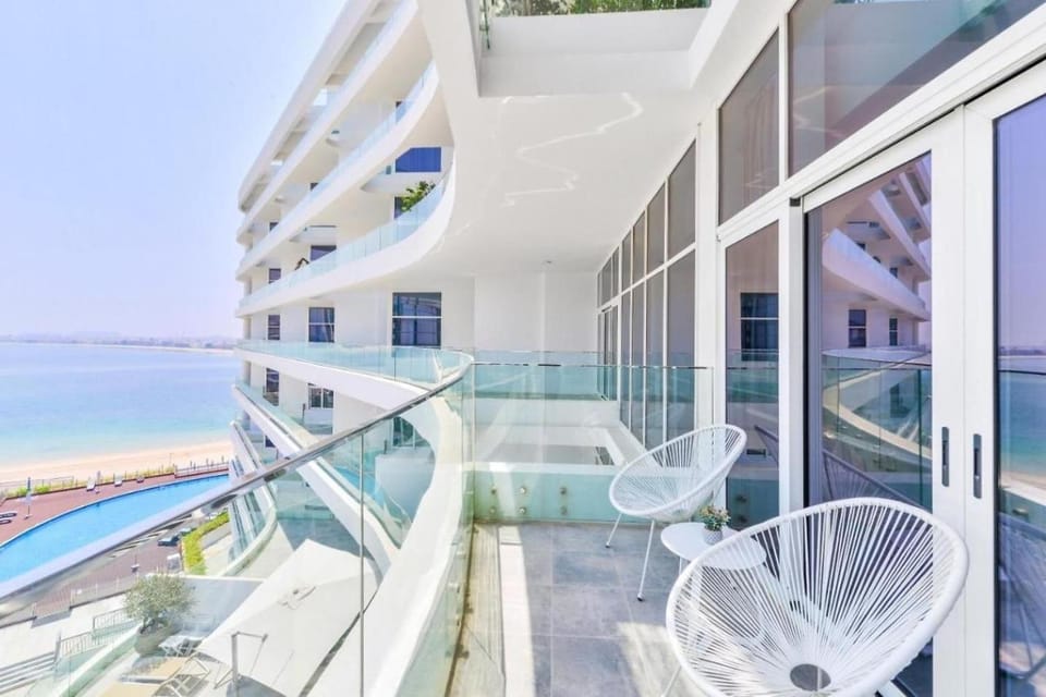 VayK - Luxurious 2BD Apartment on the Palm with Private Beach Access Apartment in Dubai