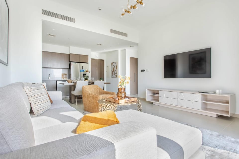 Frank Porter - Act One Act Two T1 Apartment in Dubai
