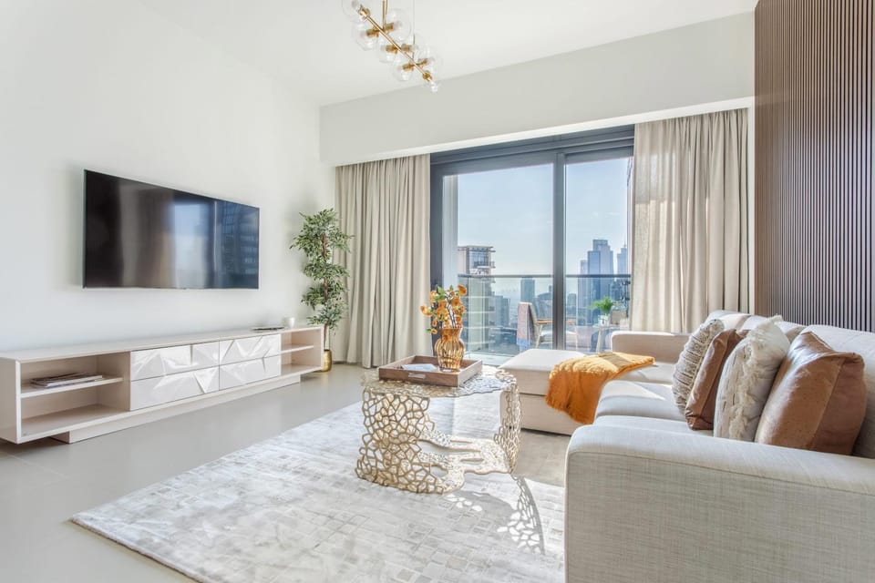 Frank Porter - Act One Act Two T1 Apartment in Dubai