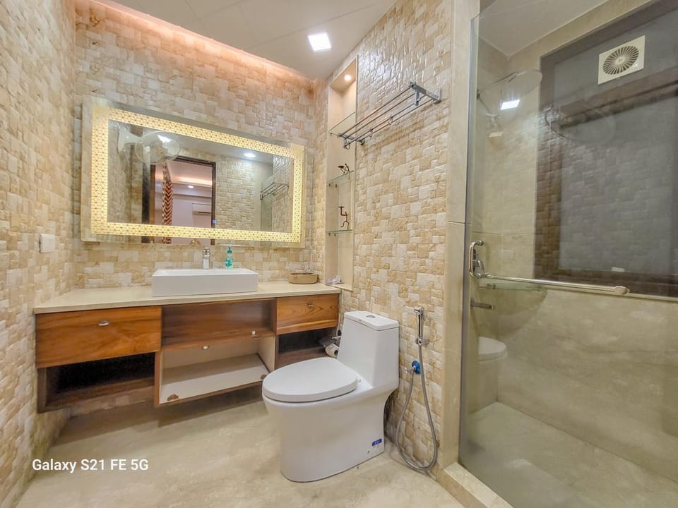 Shower, Bathroom