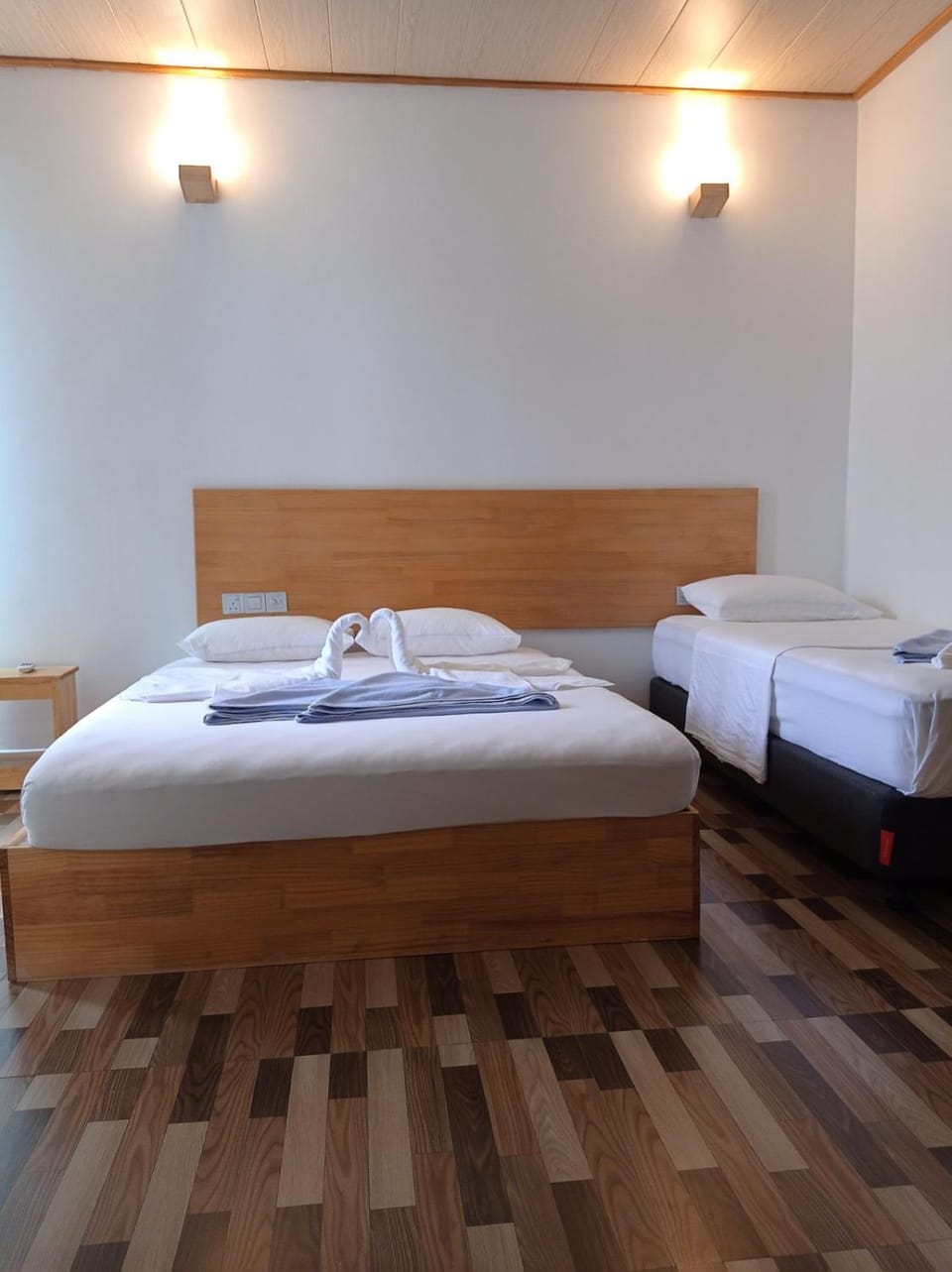 Property building, Bed, Bedroom
