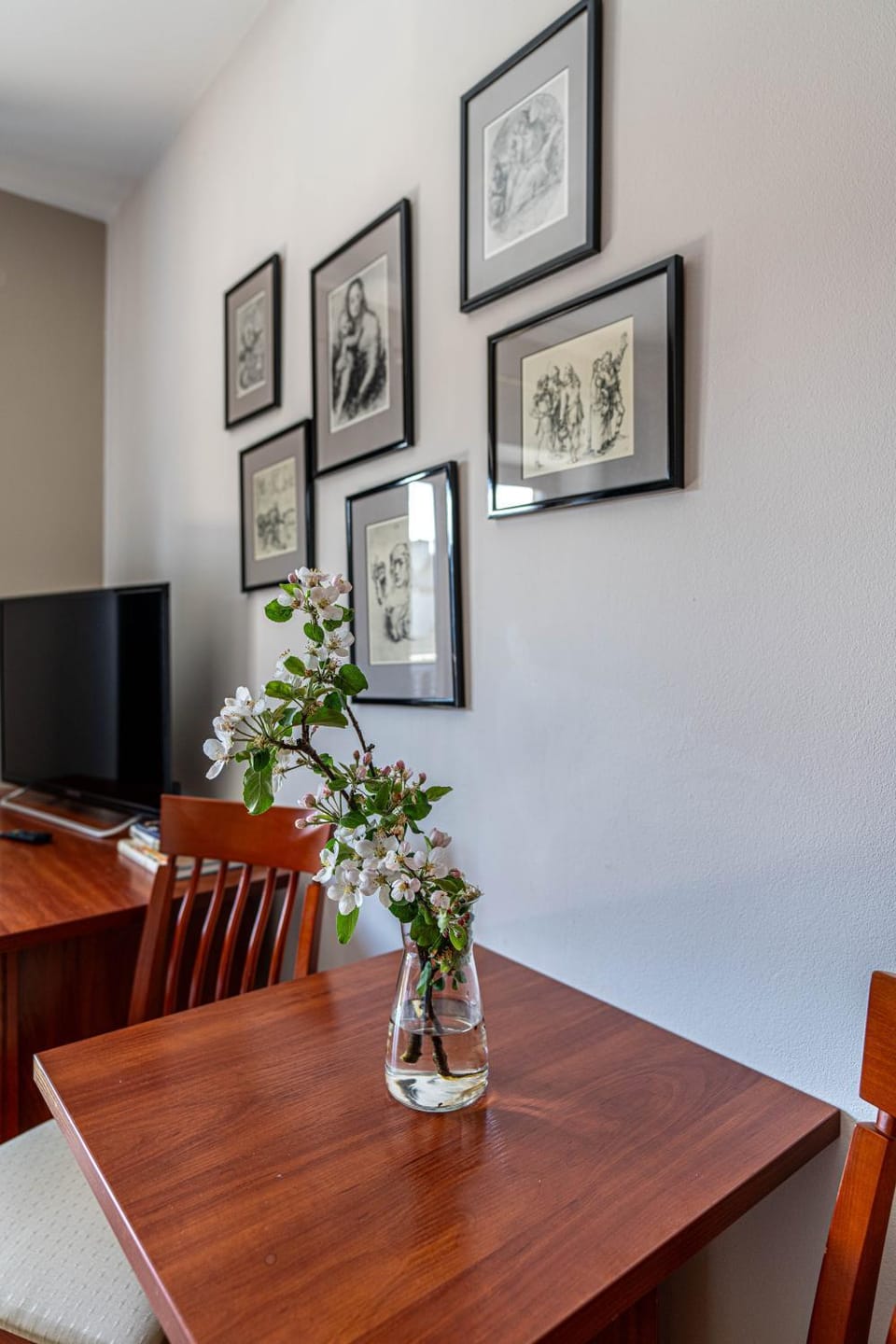 Communal lounge/ TV room, TV and multimedia, Dining area