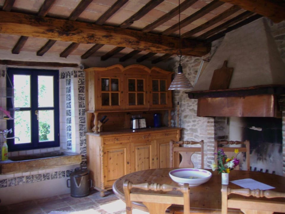 Antico-Borgo-Le-Torricelle-Grosses-Haus House in Marche