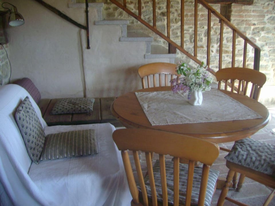 Antico-Borgo-Le-Torricelle-Grosses-Haus House in Marche