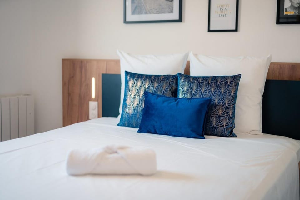 Cosy & Chic Sea & lagoon view garage parking Apartment in Occitanie
