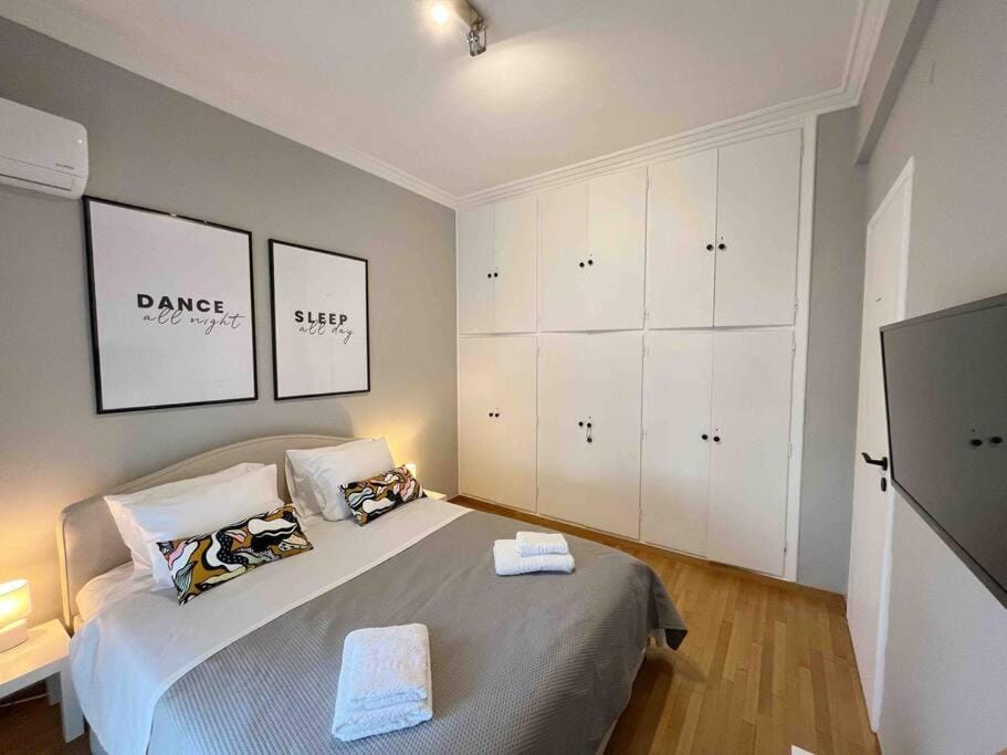Bed, Bedroom, wardrobe