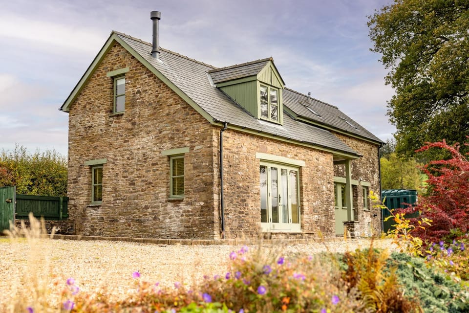 Property building, Garden, Garden view