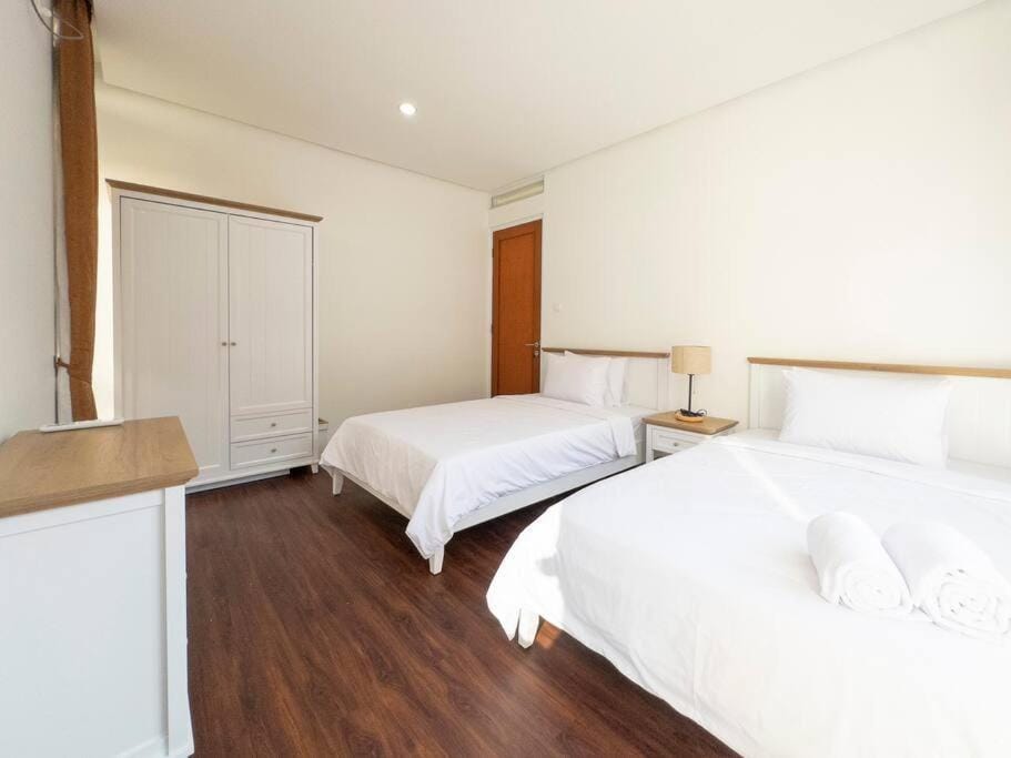 Bed, Photo of the whole room, Bedroom, towels, wardrobe