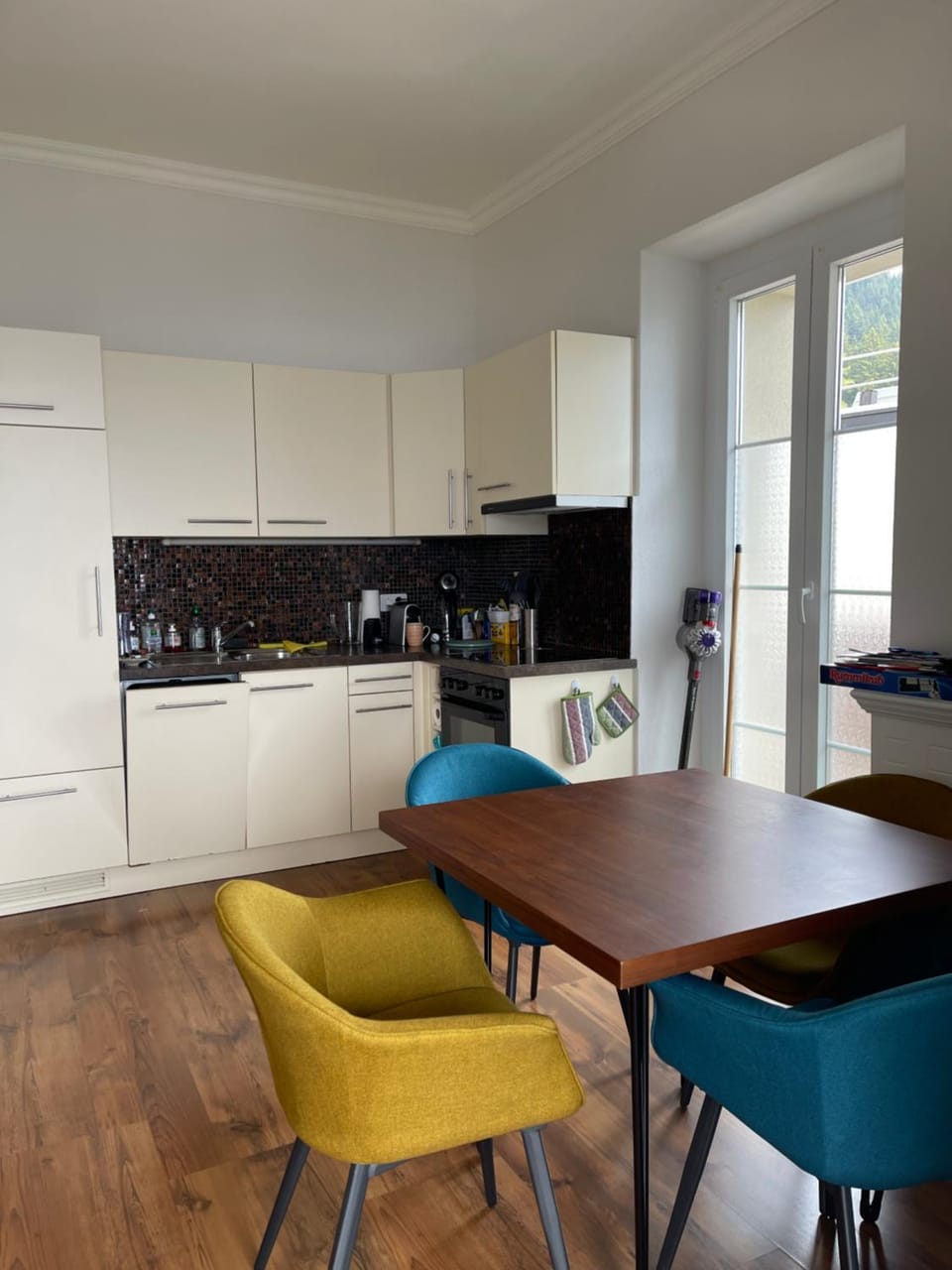 Kitchen or kitchenette, Living room, Dining area, dishwasher, pet friendly, stove