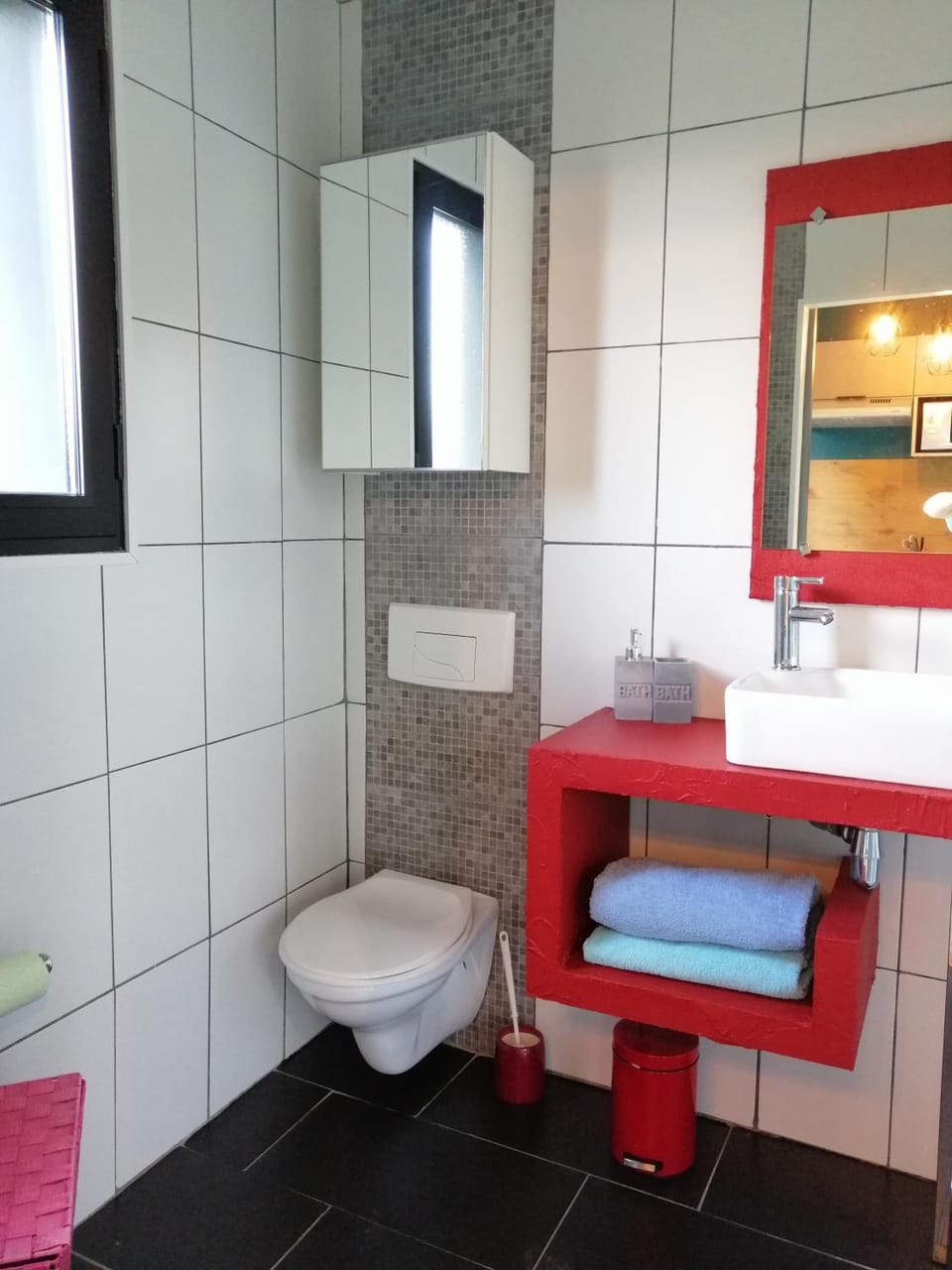 Toilet, Bathroom, towels