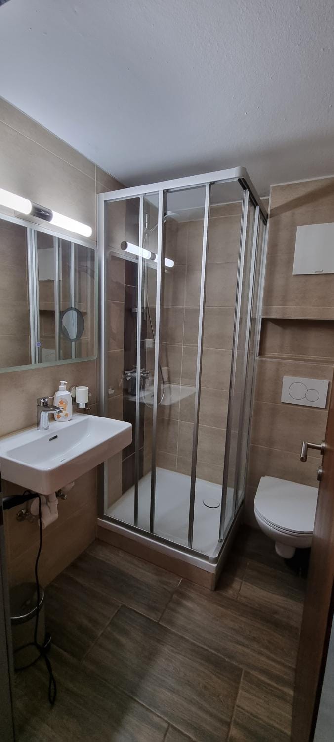 Shower, Toilet, Bathroom