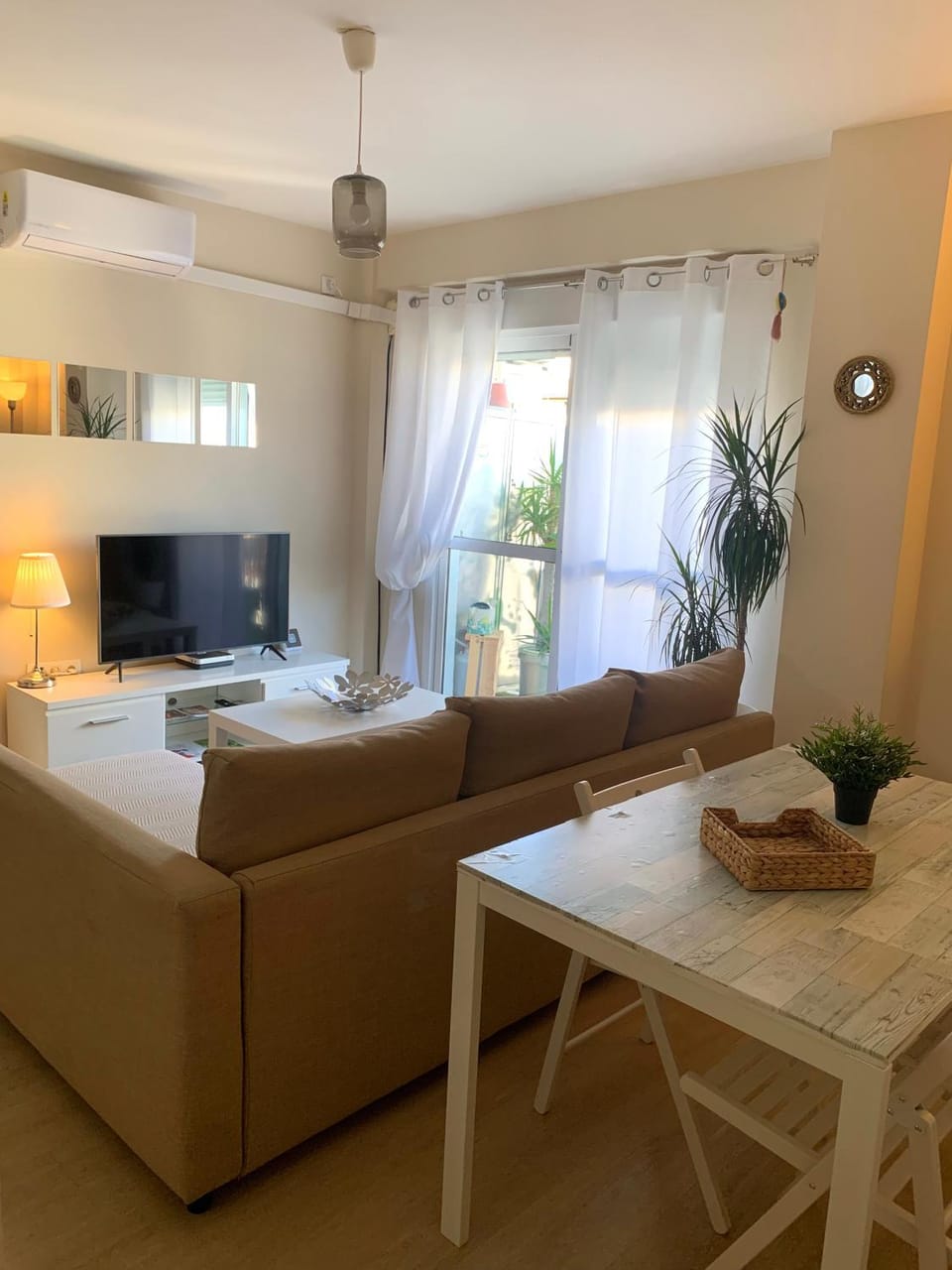 Communal lounge/ TV room, TV and multimedia, Living room, Seating area
