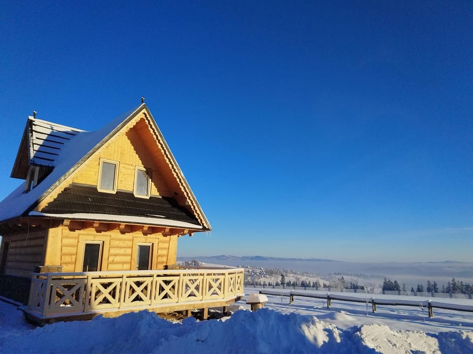 Property building, Natural landscape, Winter