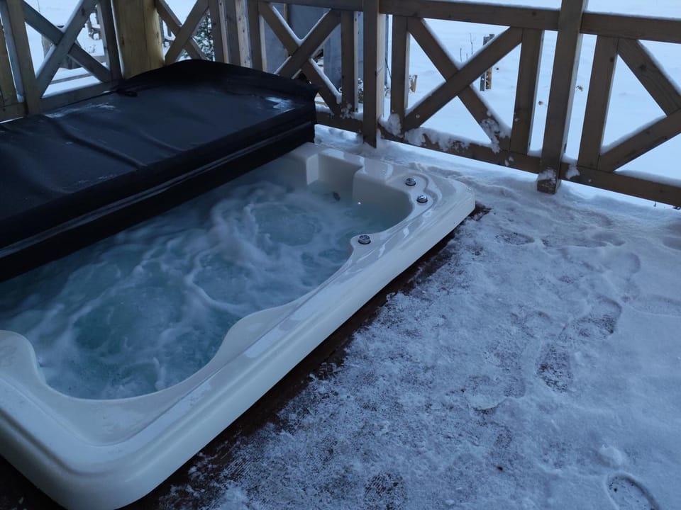 Zymbiańsko Chałupa 2 z jacuzzi Chalet in Lesser Poland Voivodeship