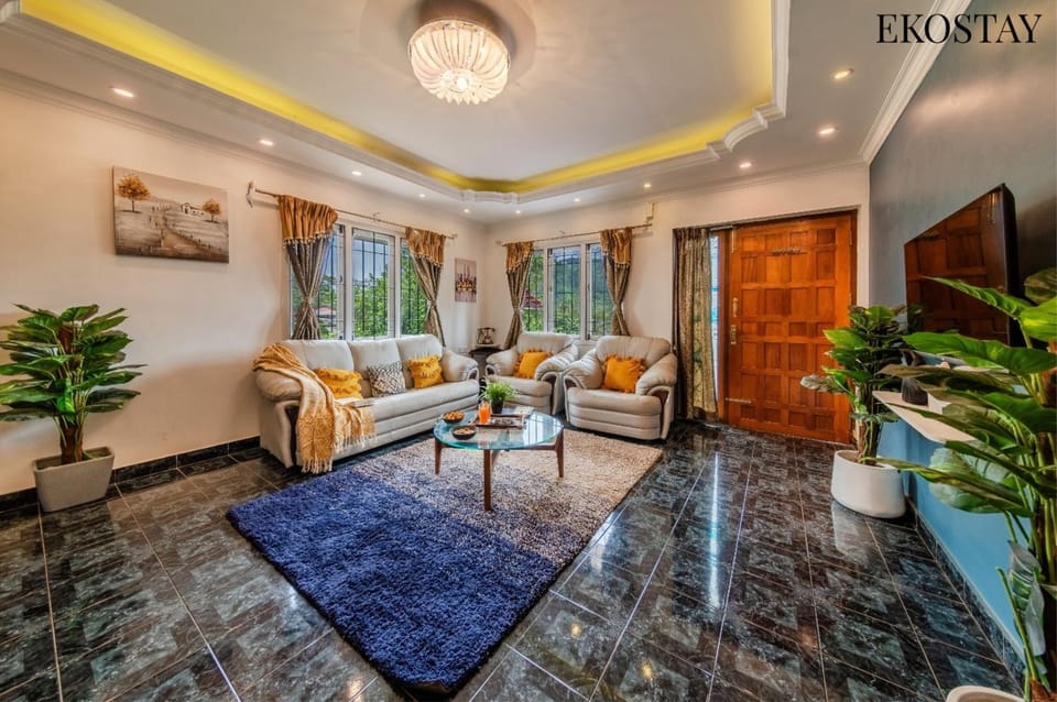 Communal lounge/ TV room, TV and multimedia, Living room, Seating area, Evening entertainment