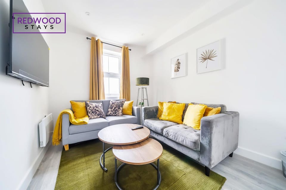 Communal lounge/ TV room, TV and multimedia, Living room, Seating area